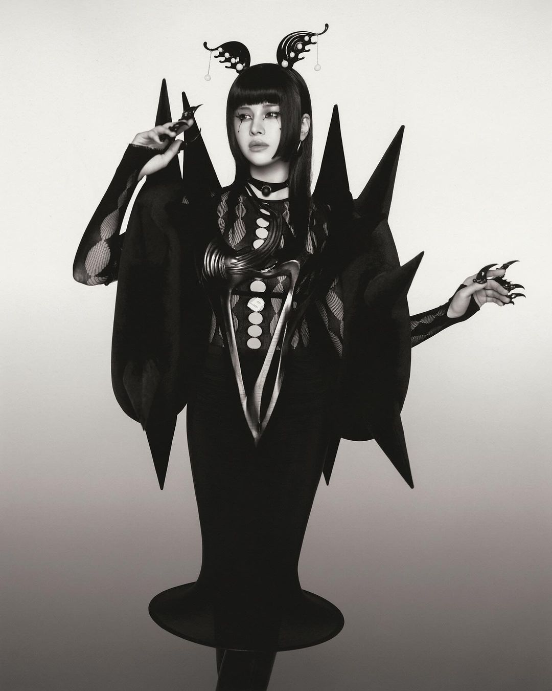xg-dark-concept-3-kpop