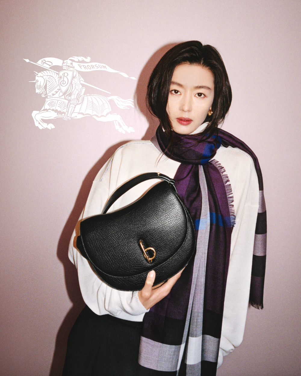 Đại sứ thương hiệu Jung Ji Huyn. (Ảnh: Burberry)