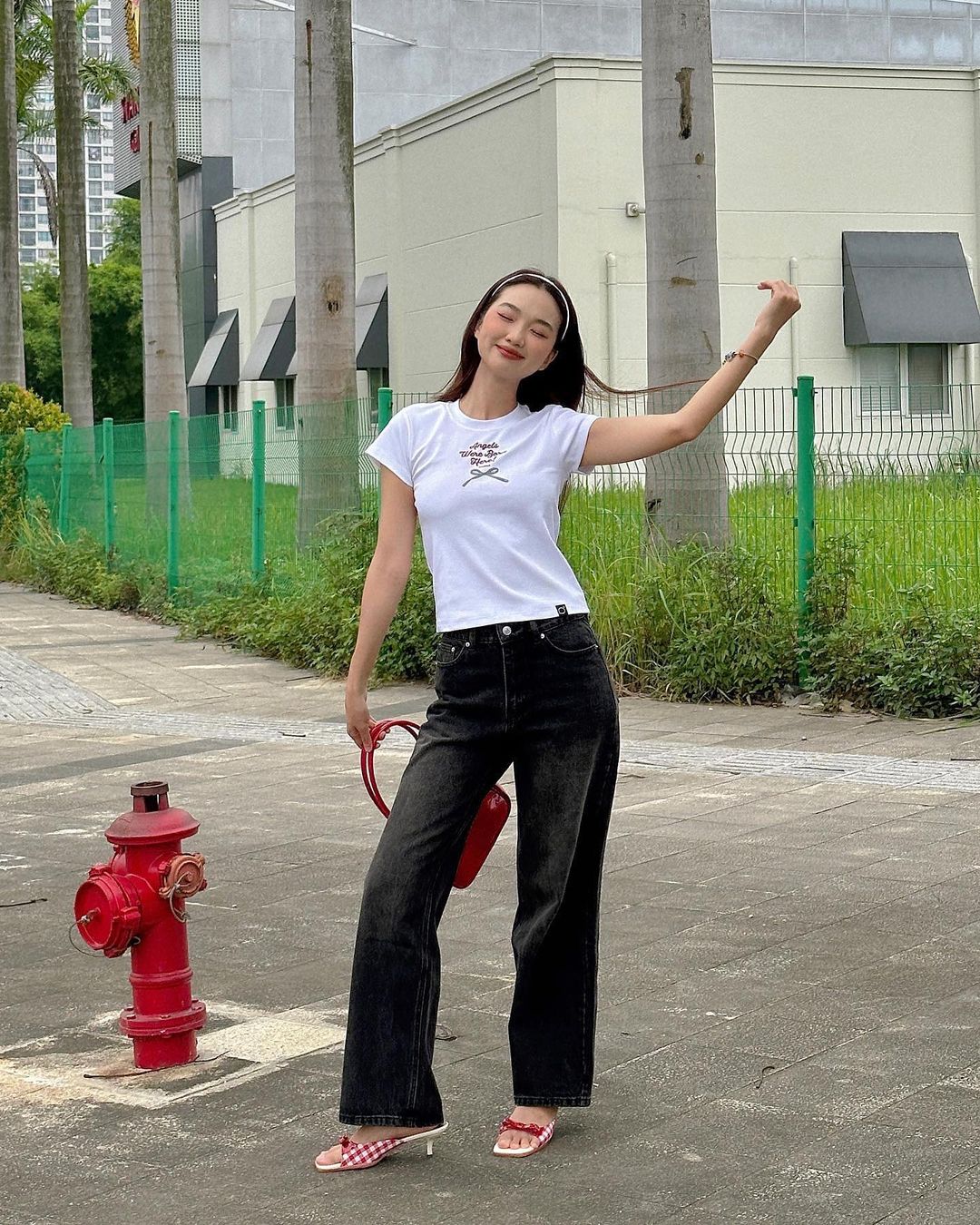 chaichanh áo thun trắng