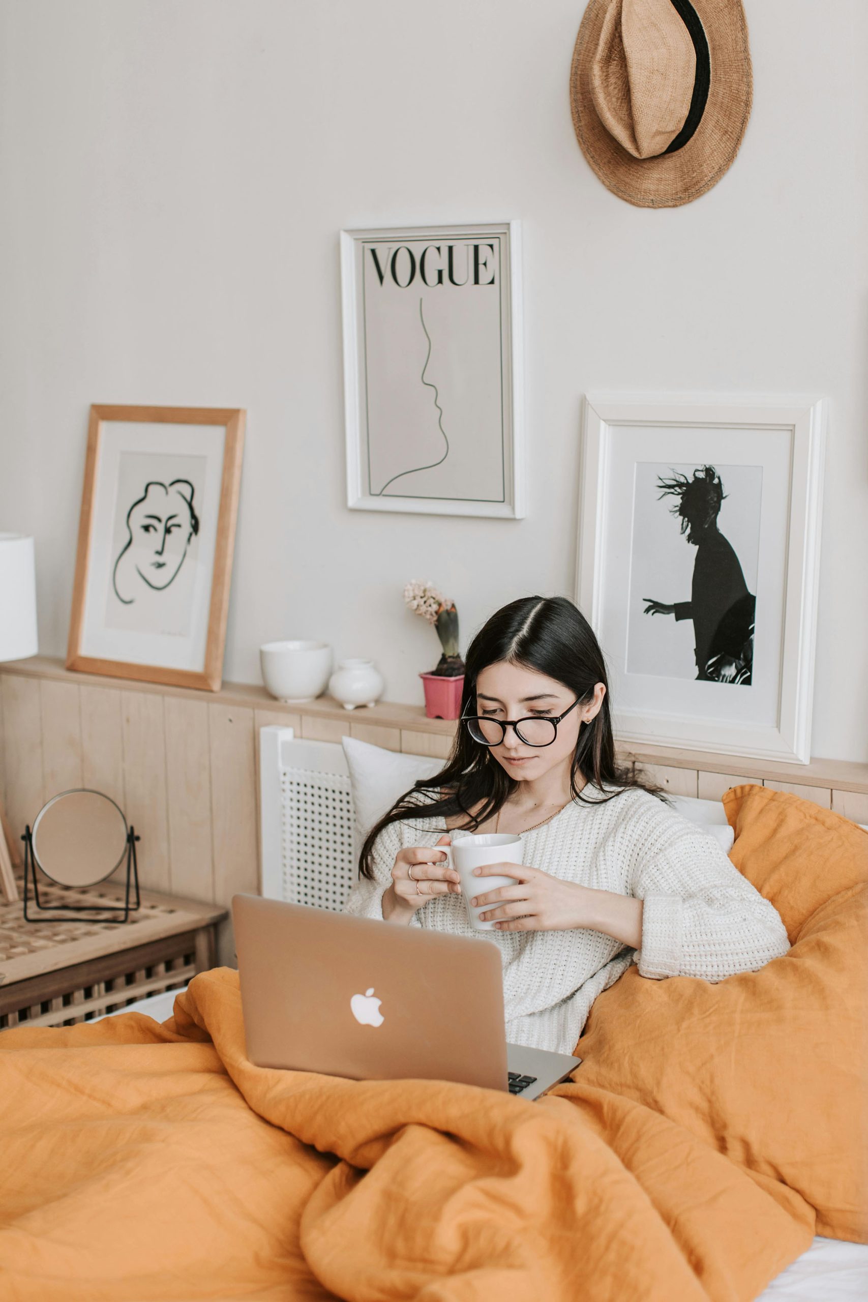 phụ nữ thành công đặt mục tiêu cho tuần mới vào thứ sáu