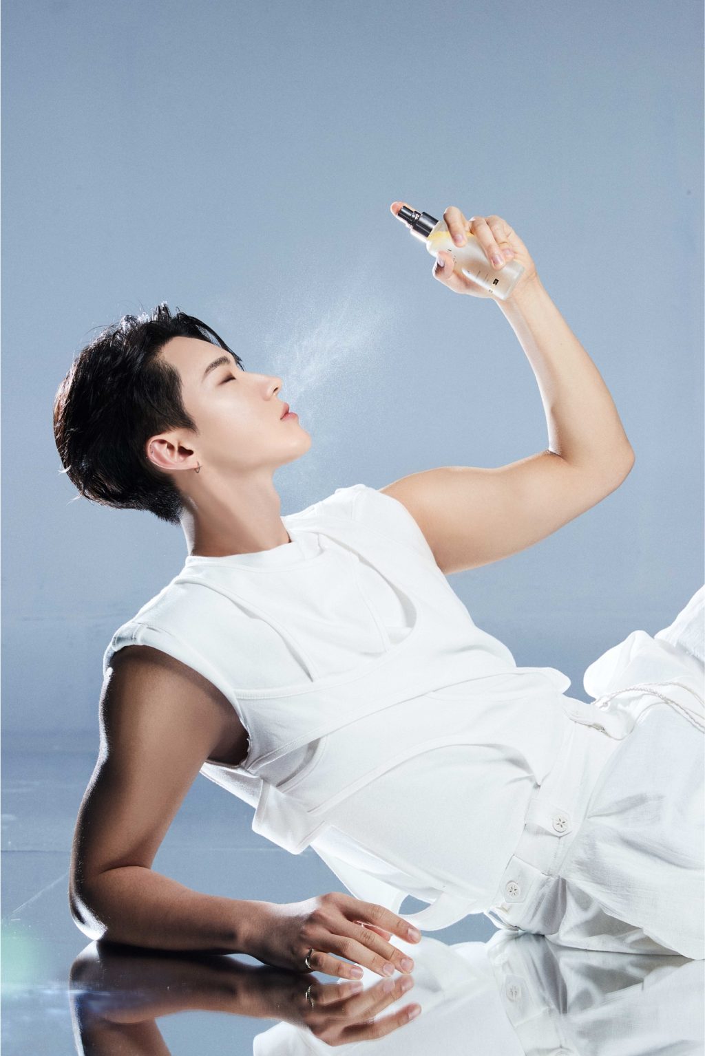 HOSHI sử dụng xịt khoáng d'Alba
