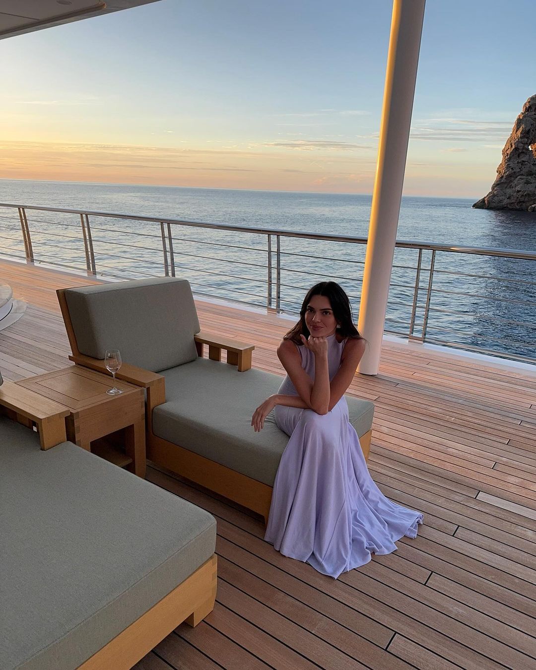 thời trang đi biển của kendall jenner