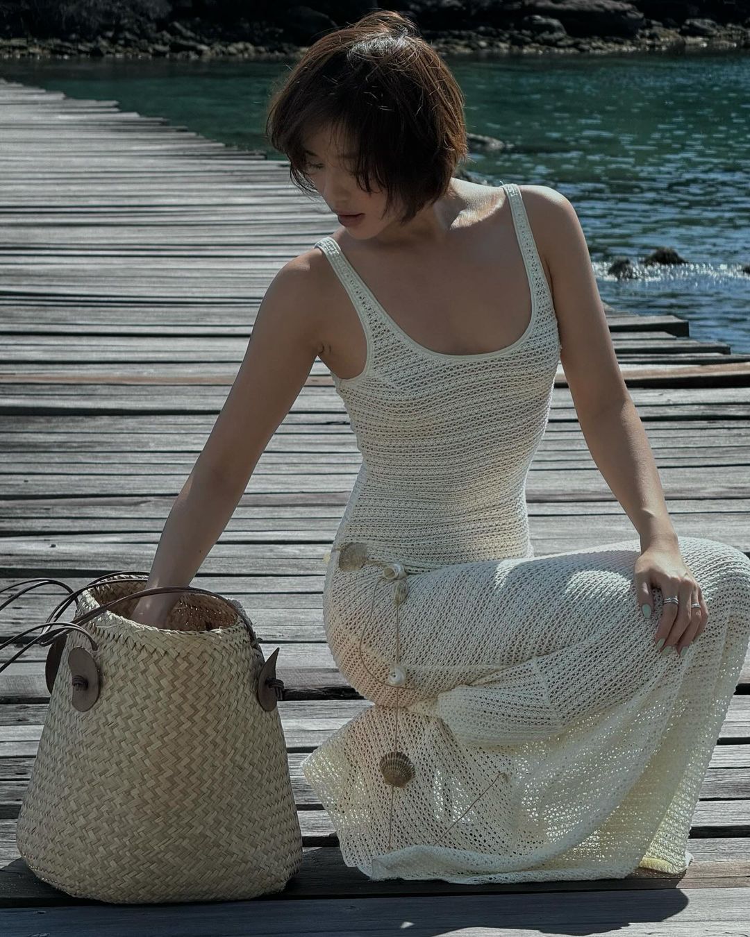 klinhnd váy trắng