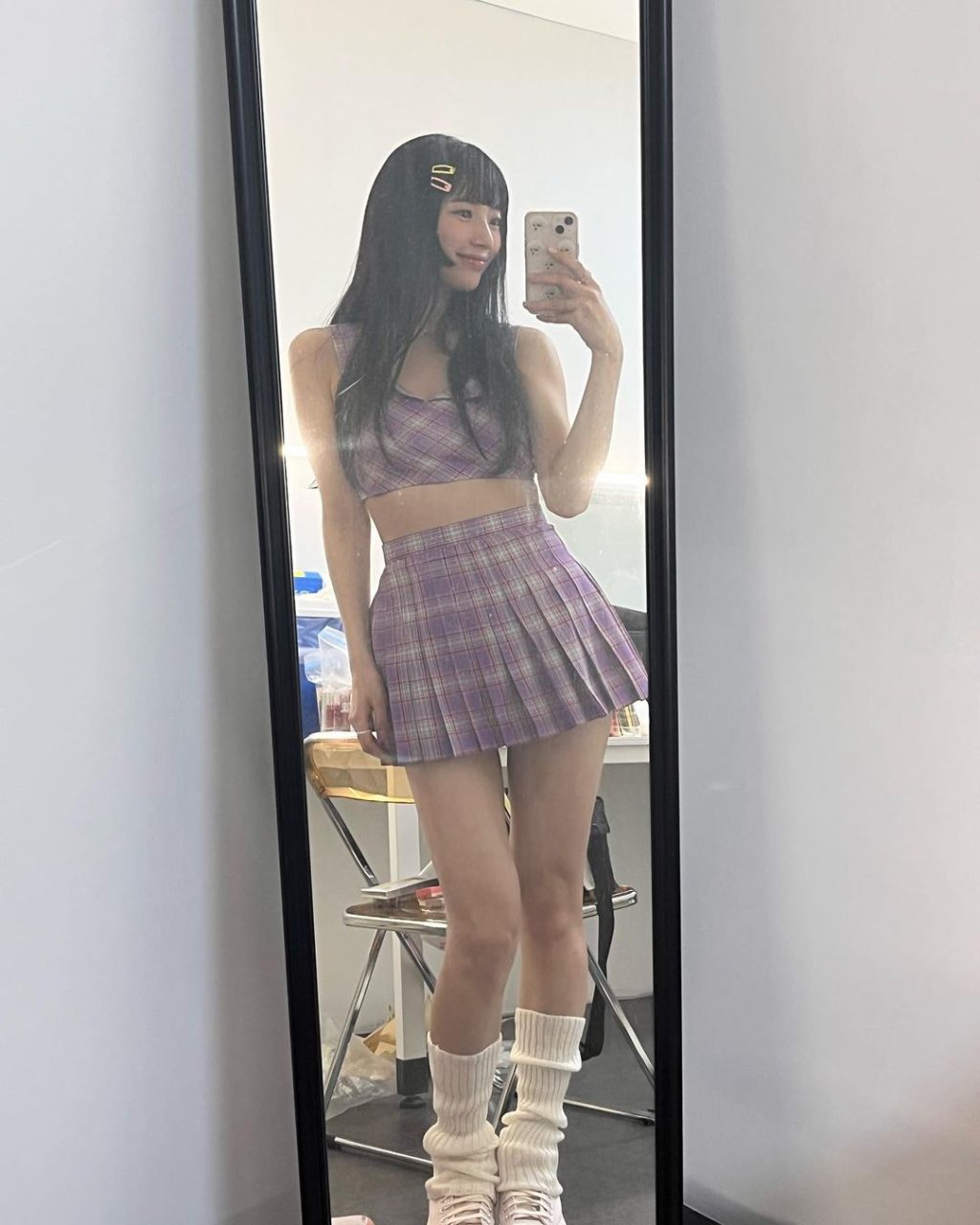 Bae Suzy mặc đồ sành điệu trong phim Doona