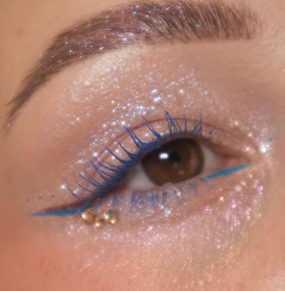 mascara màu xanh