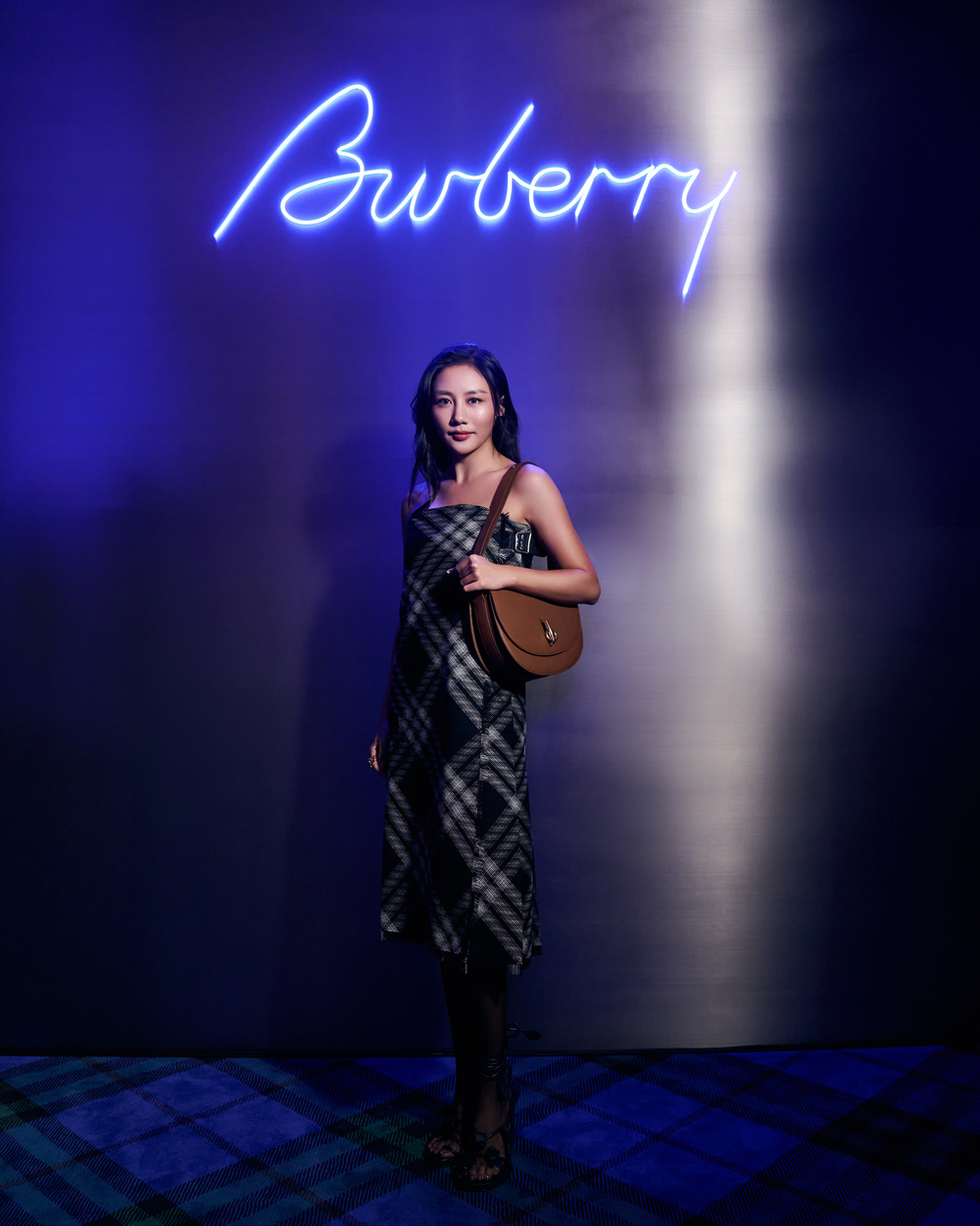 văn mai hương burberry