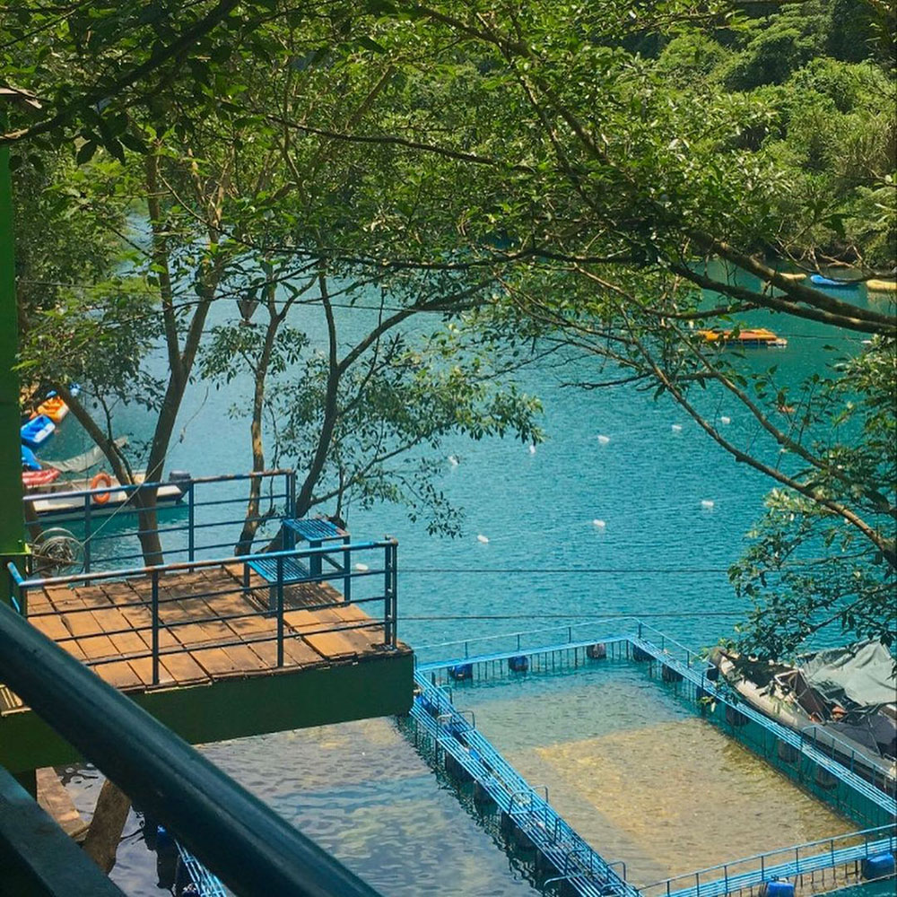 sông chày hang tối