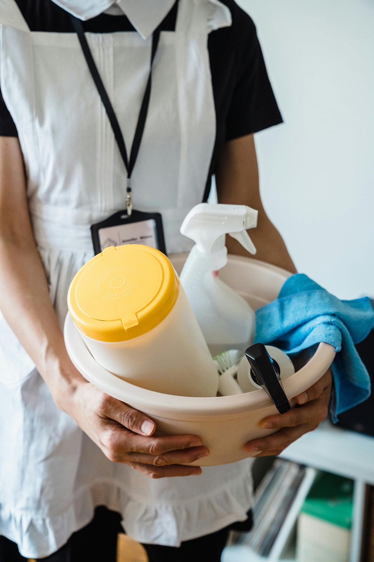 chuẩn bị dụng cụ dọn dẹp