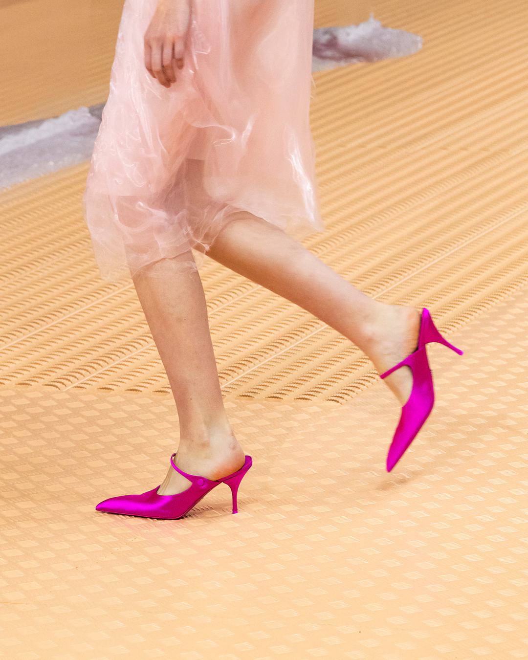 giày mules Prada