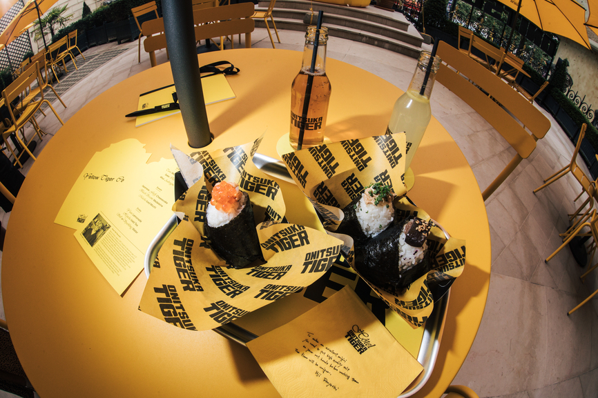 'YELLOW TIGER CAFÉ'