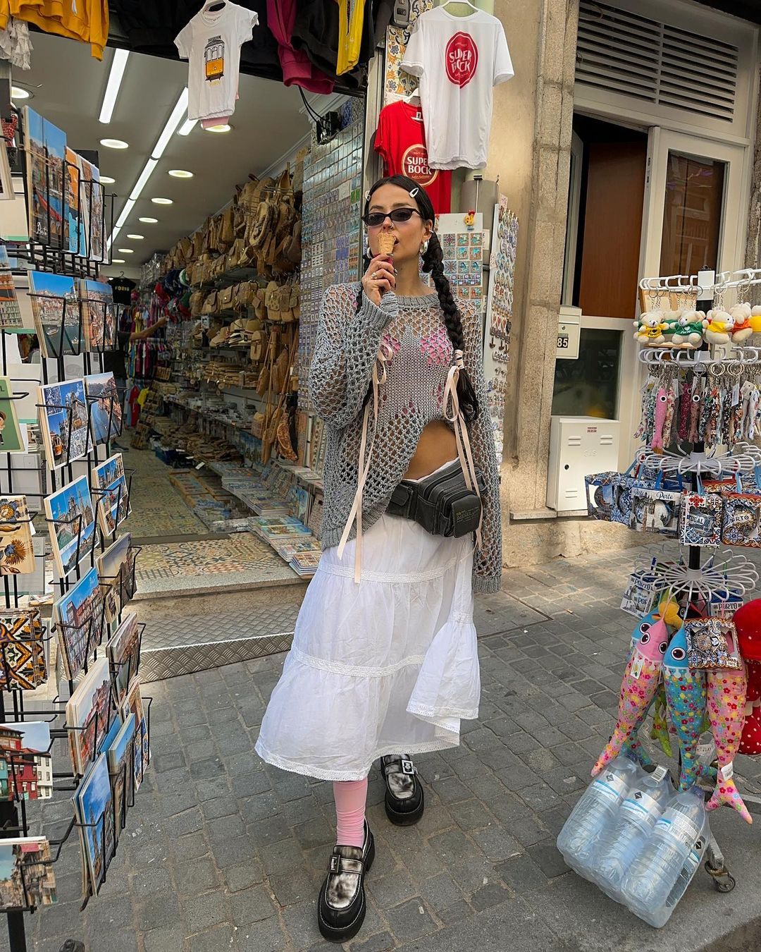 irisloveunicorns diện vớ hồng
