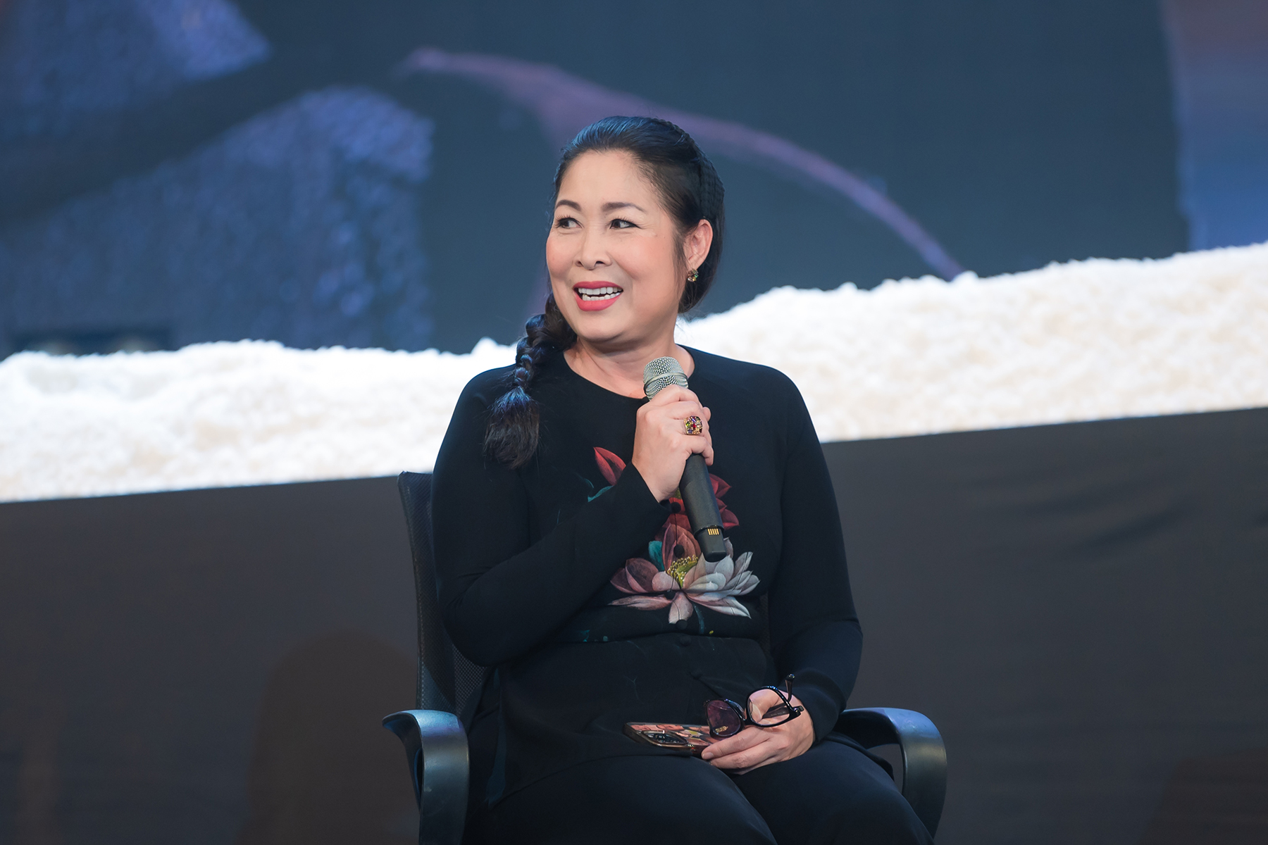 nghệ sĩ hồng vân hai muối