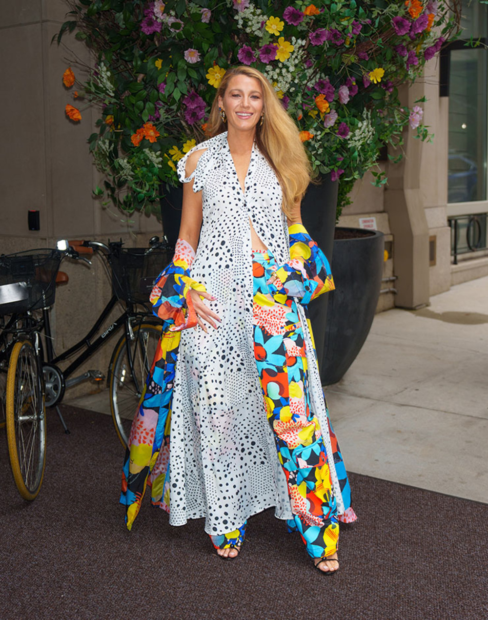blake lively diện thiết kế Christopher John Rogers Resort 2025