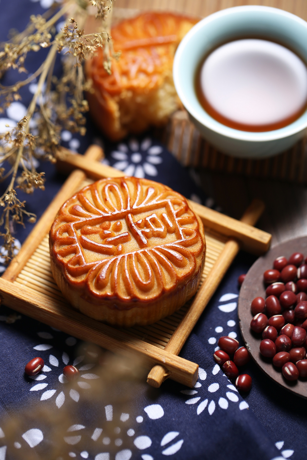 bánh trung thu nền hoa văn
