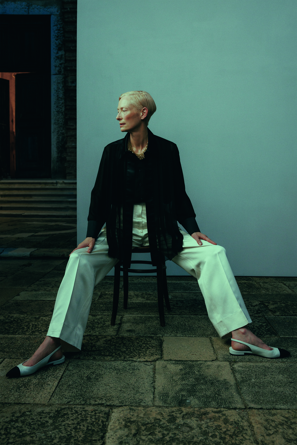 nhà thiết kế catier Tilda Swinton.