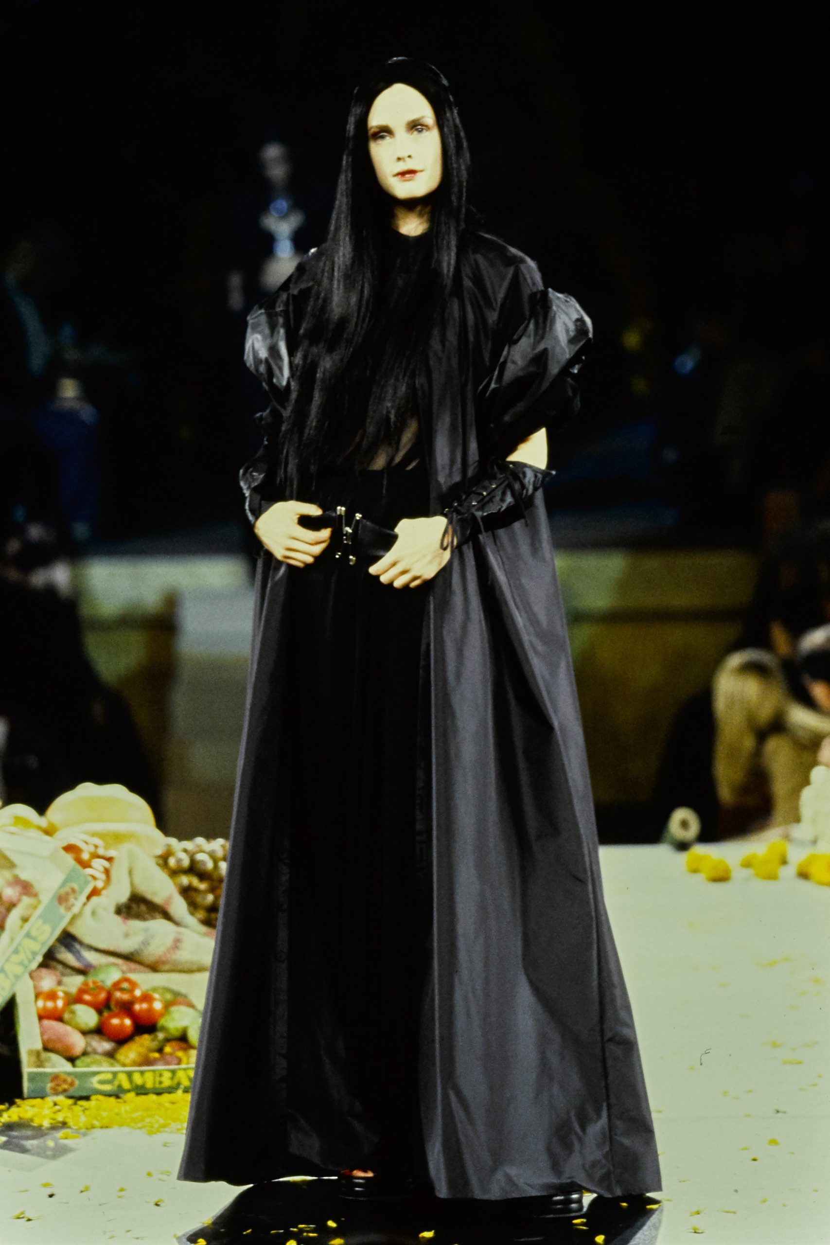 @Jean Paul Gaultier  thời trang goth