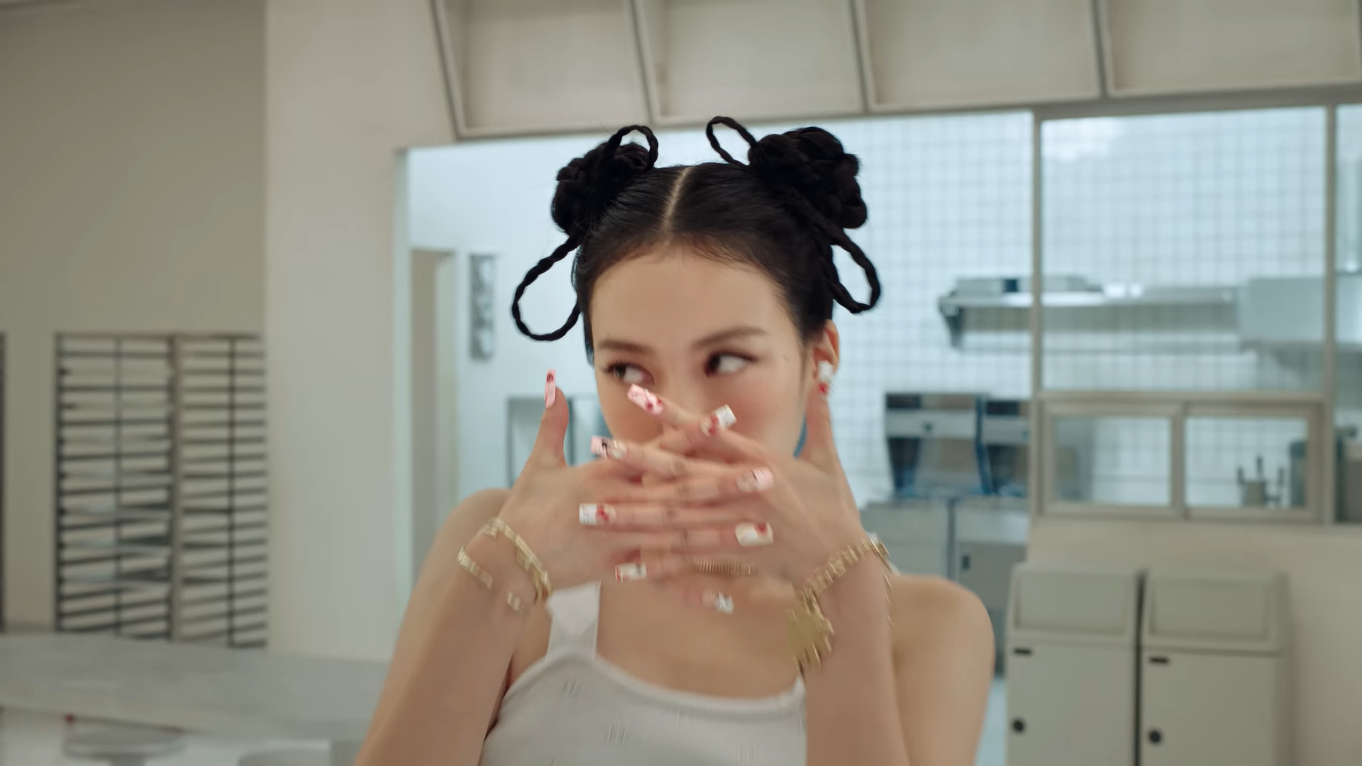 Meovv Narin phong cách trang điểm