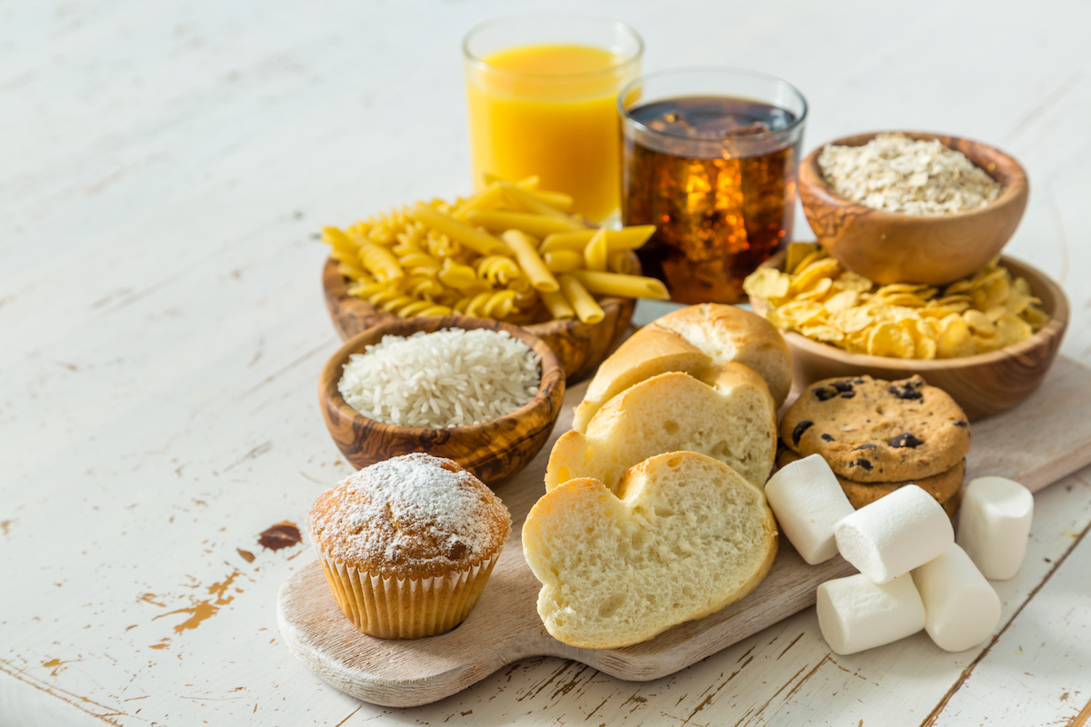 chế độ ăn - bánh mì, nui, pasta và các loại thực phẩm chứa carb đã tinh chế khác