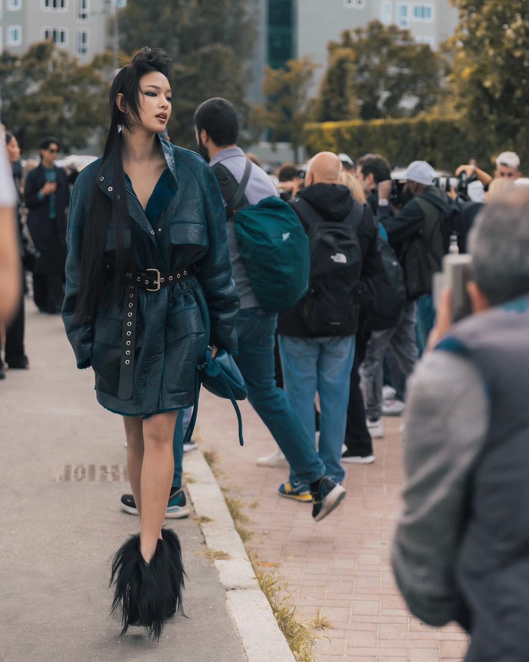 chaubui_ tham dự show fendi