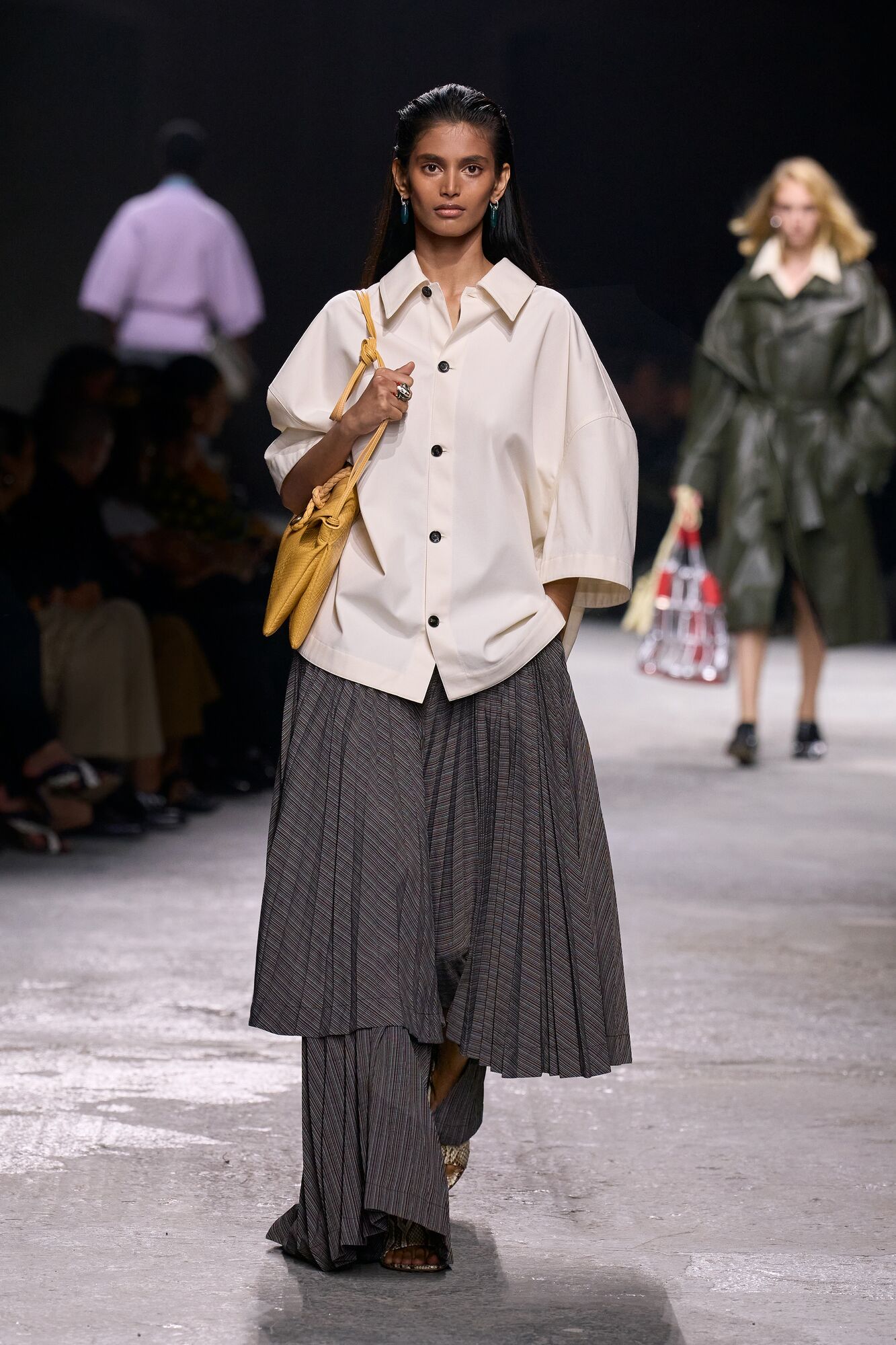 Bottega Veneta váy xếp ly