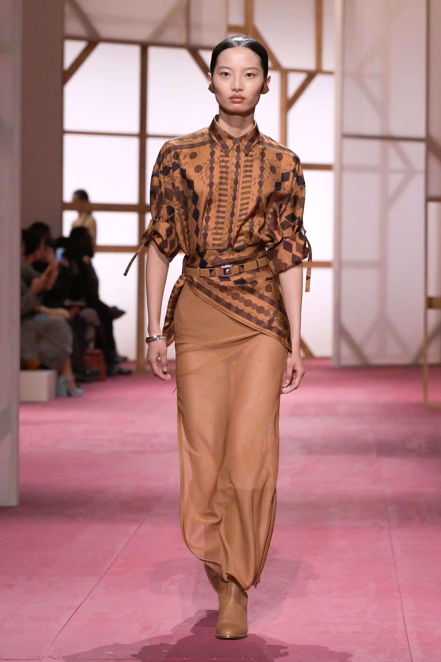Hermes Look 25