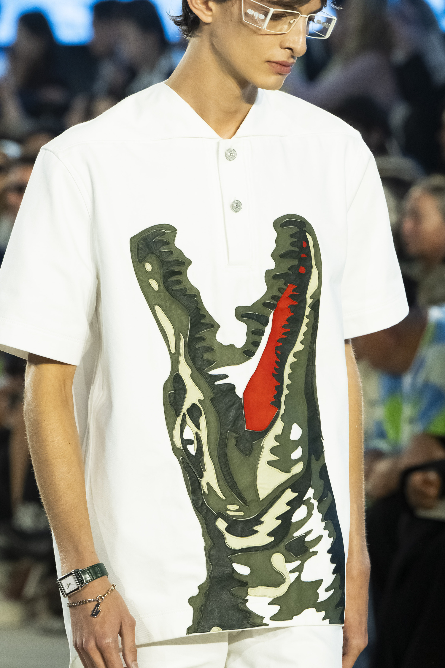áo thun trắng Lacoste