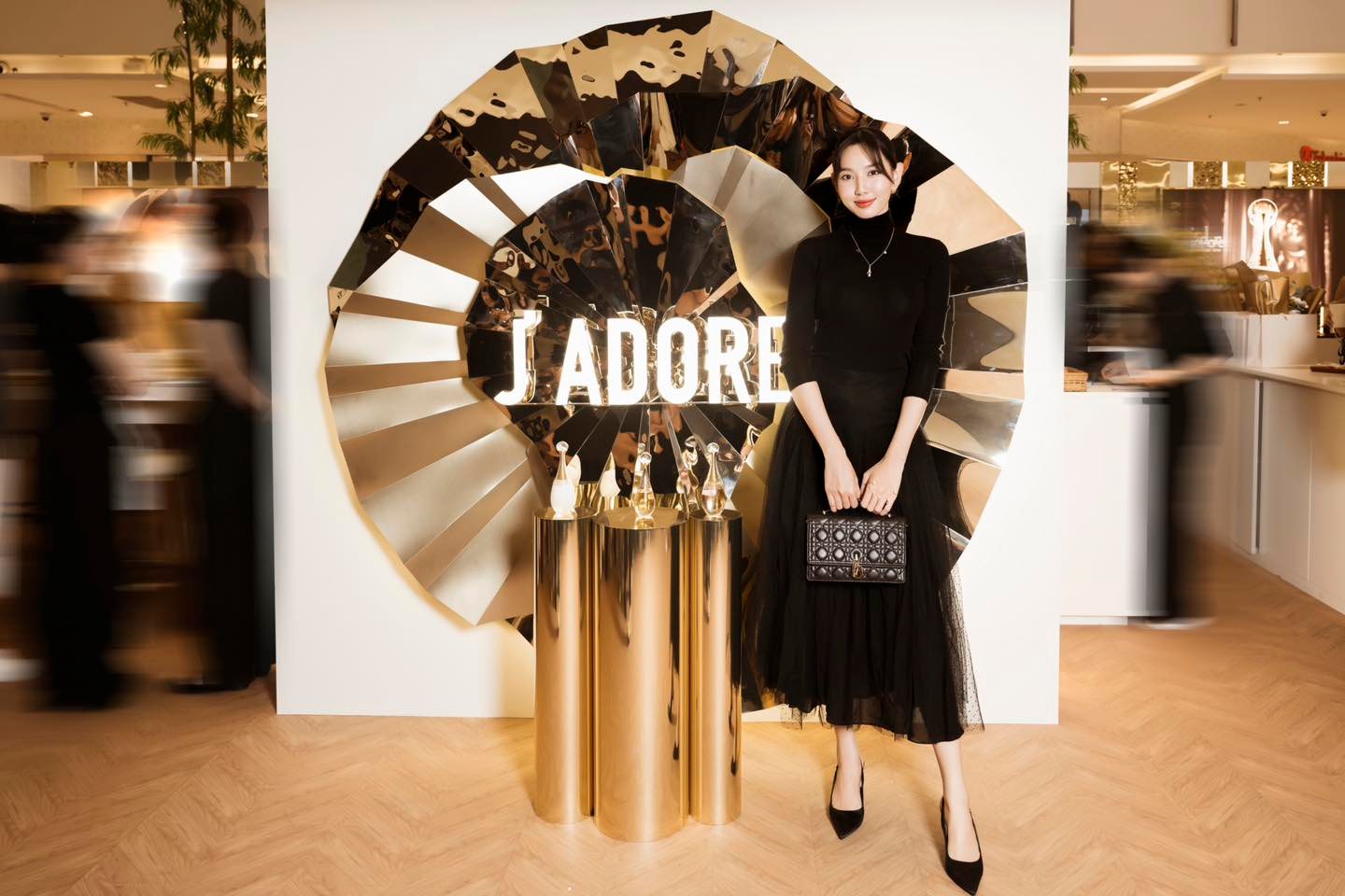 Dior - hoa hậu Thùy Tiên