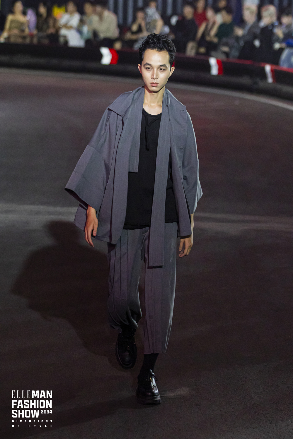áo khoác xám elleman fashion show