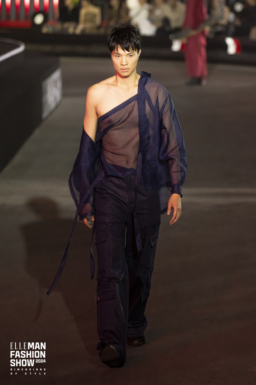 áo voan môi điên elleman fashion show
