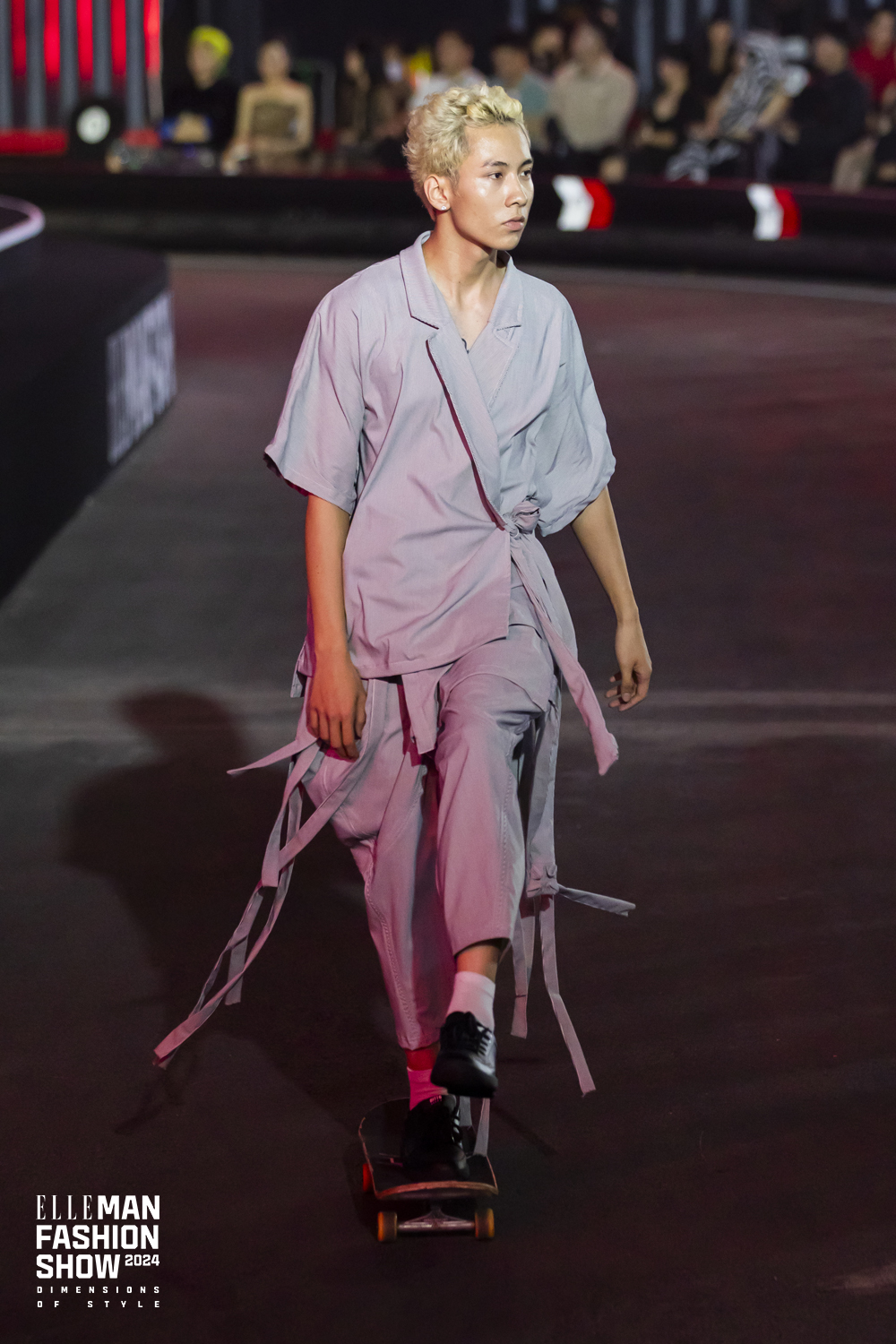 áo blazer chiết eo xám elleman fashion show