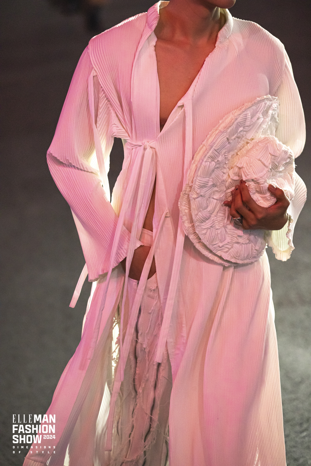 áo choàng thắt nơ elleman fashion show