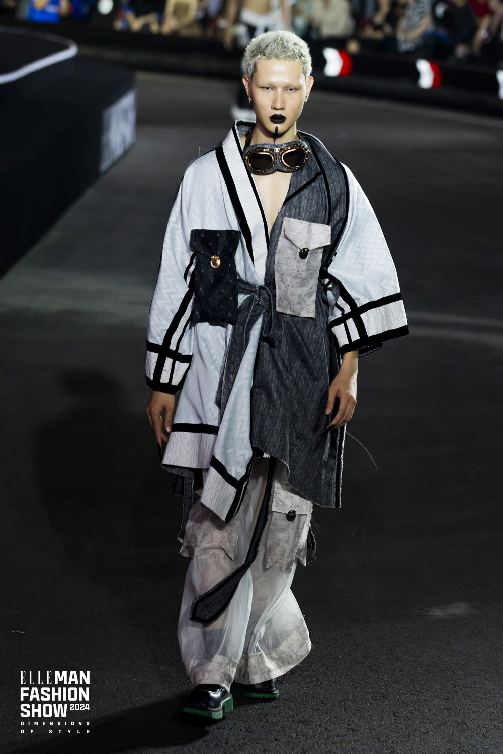Áo choàng Mai Lâm elleman fashion show