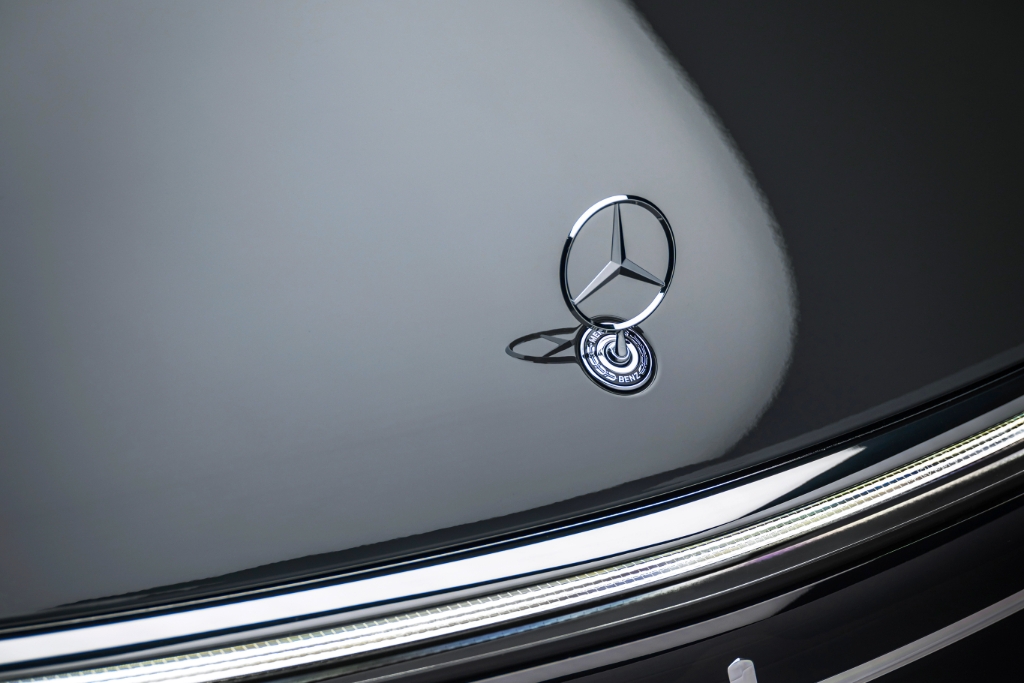 logo quen thuộc của mercedes