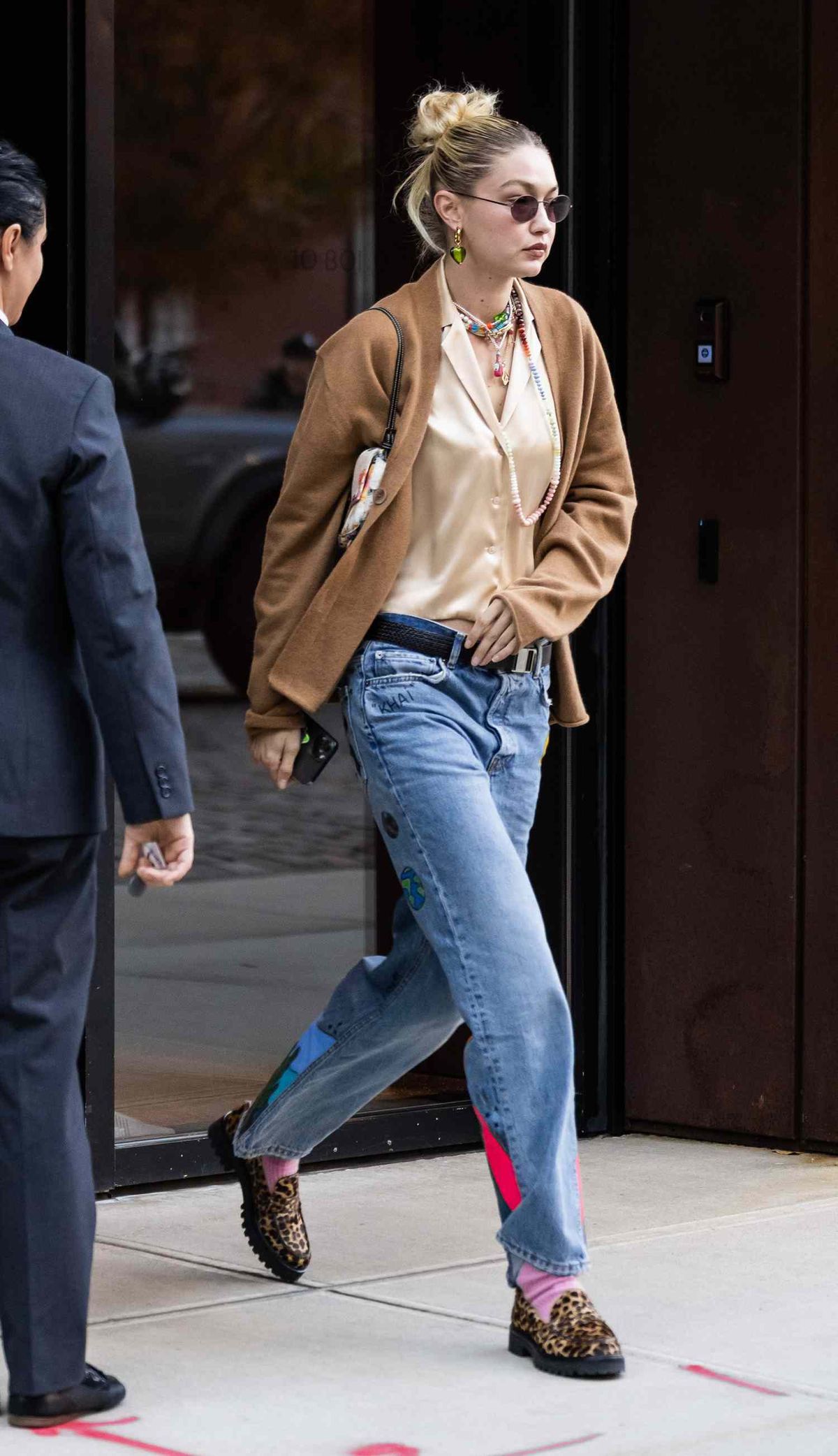gigi hadid họa tiết da báo